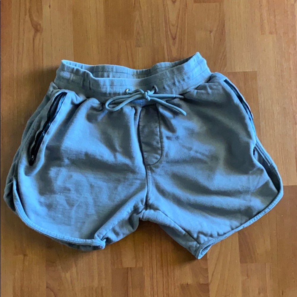 ESNTLS GREY BASKETBALL SHORTS